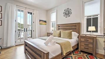 Strykejern/-brett, reiseseng for barn, wi-fi og sengetøy