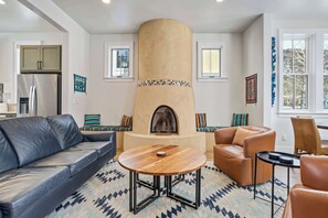 Televisie en een open haard