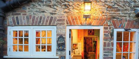 House, 2 Bedrooms | Exterior detail