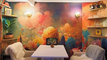 House, 2 Bedrooms | Dining room