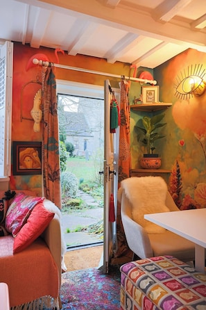 House, 2 Bedrooms | Living room