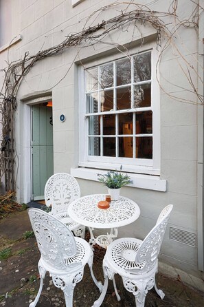 House, 2 Bedrooms | Outdoor dining - Artists Hideaway in Cowfold (Horsham)