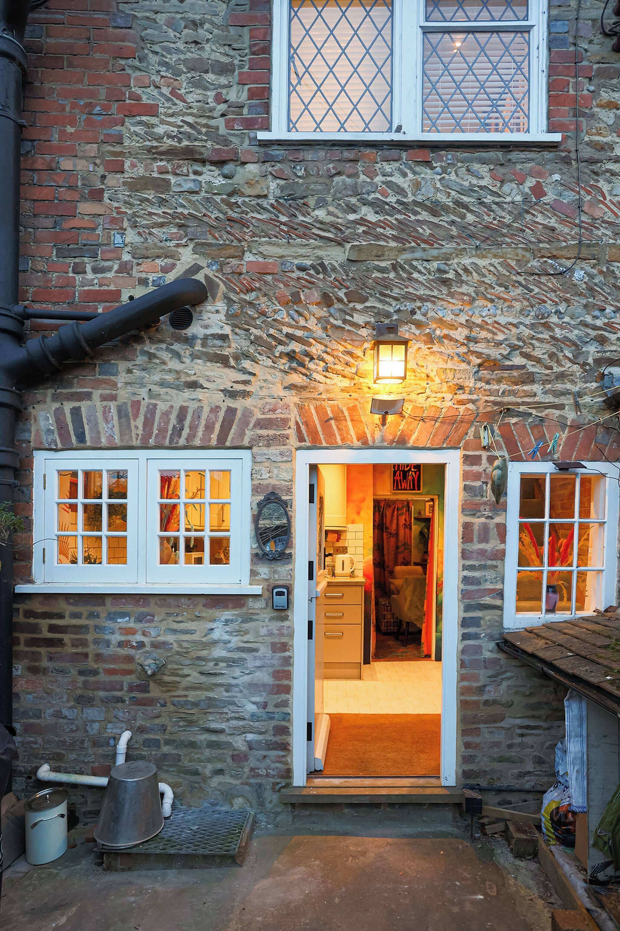 House, 2 Bedrooms | Exterior detail