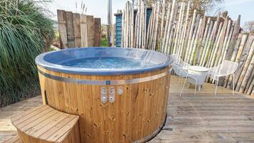Chalet, 2 Bedrooms | Outdoor spa tub