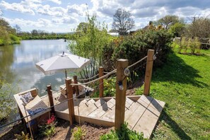 المنطقة المحيطة بالمنشأة