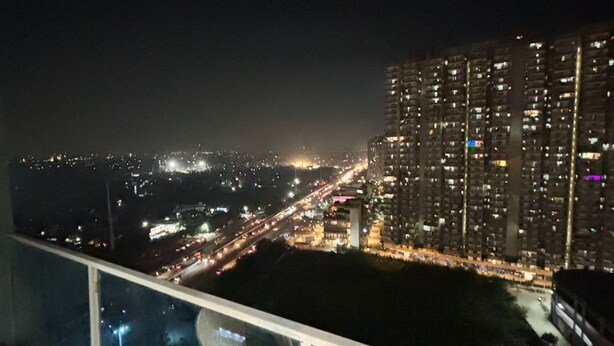 Property grounds - Cosmo Stays – Stylish Urban Retreat in Noida (Ghaziabad)