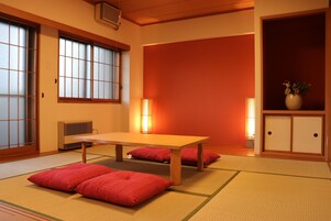 三人房 | 熨斗/熨衣板、免费 WiFi