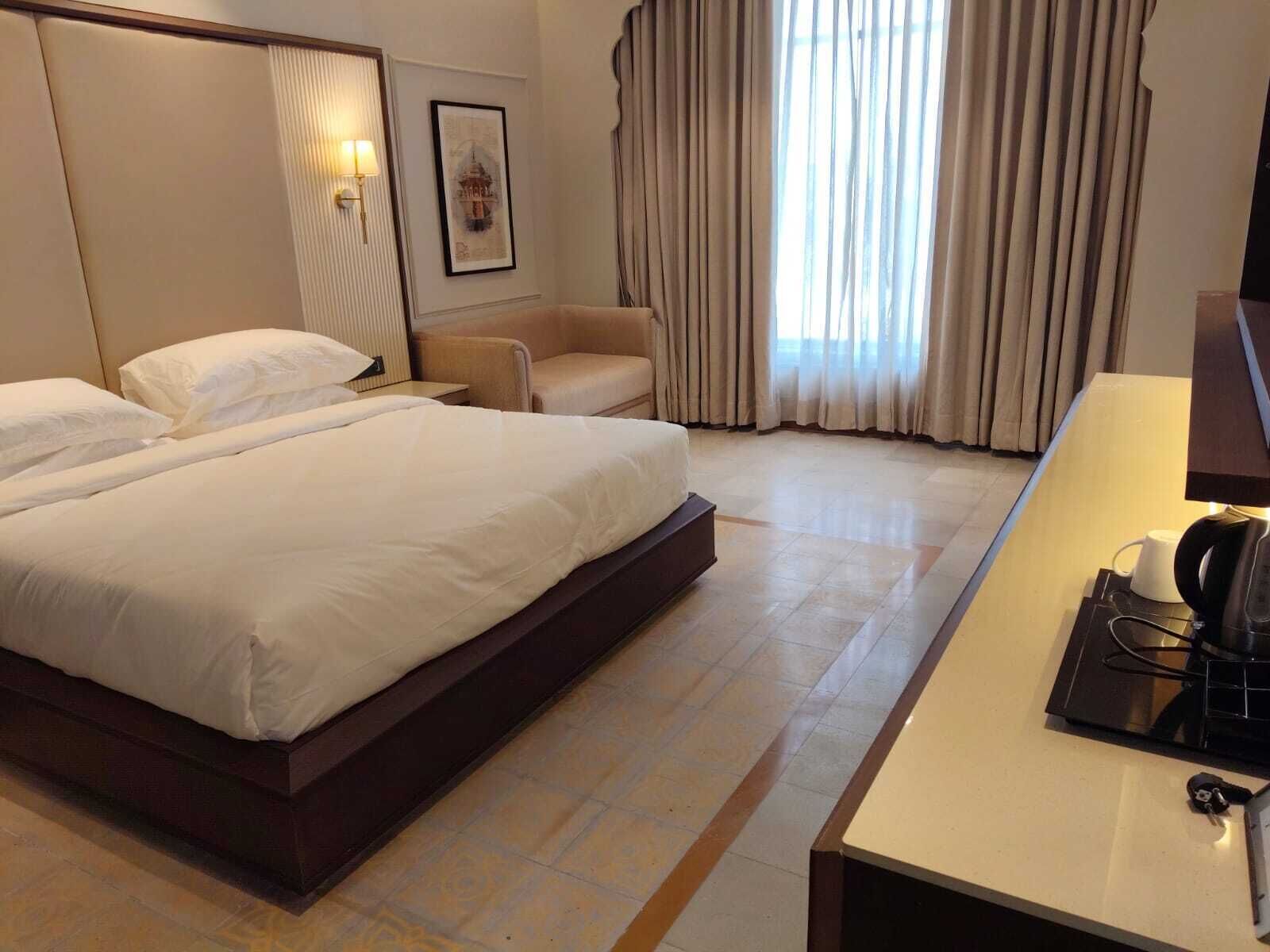 Basic Double Room, 1 Double Bed, Garden View | In-room safe, desk, iron/ironing board, free WiFi