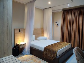 Executive Double Room | Free WiFi, bed sheets