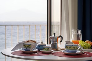 Dining - Sorrento Luxury Home (Sorrento)