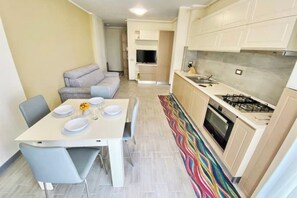 Private kitchen - Alezzi Beach Resort Apartment 23 (Mamaia-Sat)