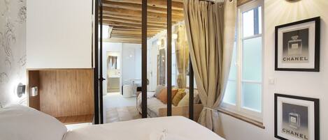 書桌、熨斗/熨衫板、可攜式嬰兒床、免費 Wi-Fi