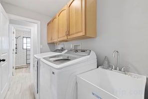 Unclassified image, 2 of 8, button - Villa Tarpon Terrace (Cape Coral)