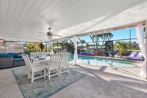 Outdoor pool - Villa Tarpon Terrace (Cape Coral)