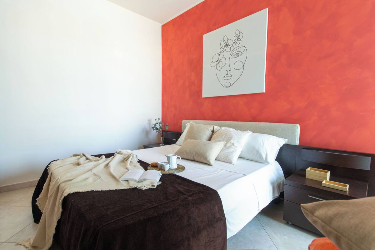 Iron/ironing board, free WiFi