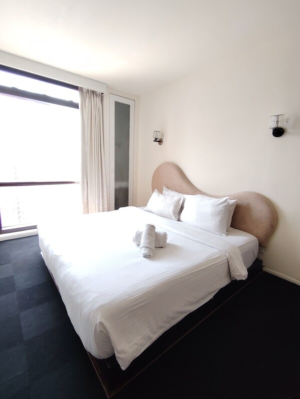 Premium bedding, Select Comfort beds, in-room safe, soundproofing