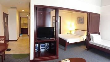 Peti besi dalam bilik, kalis bunyi, seterika/papan seterika