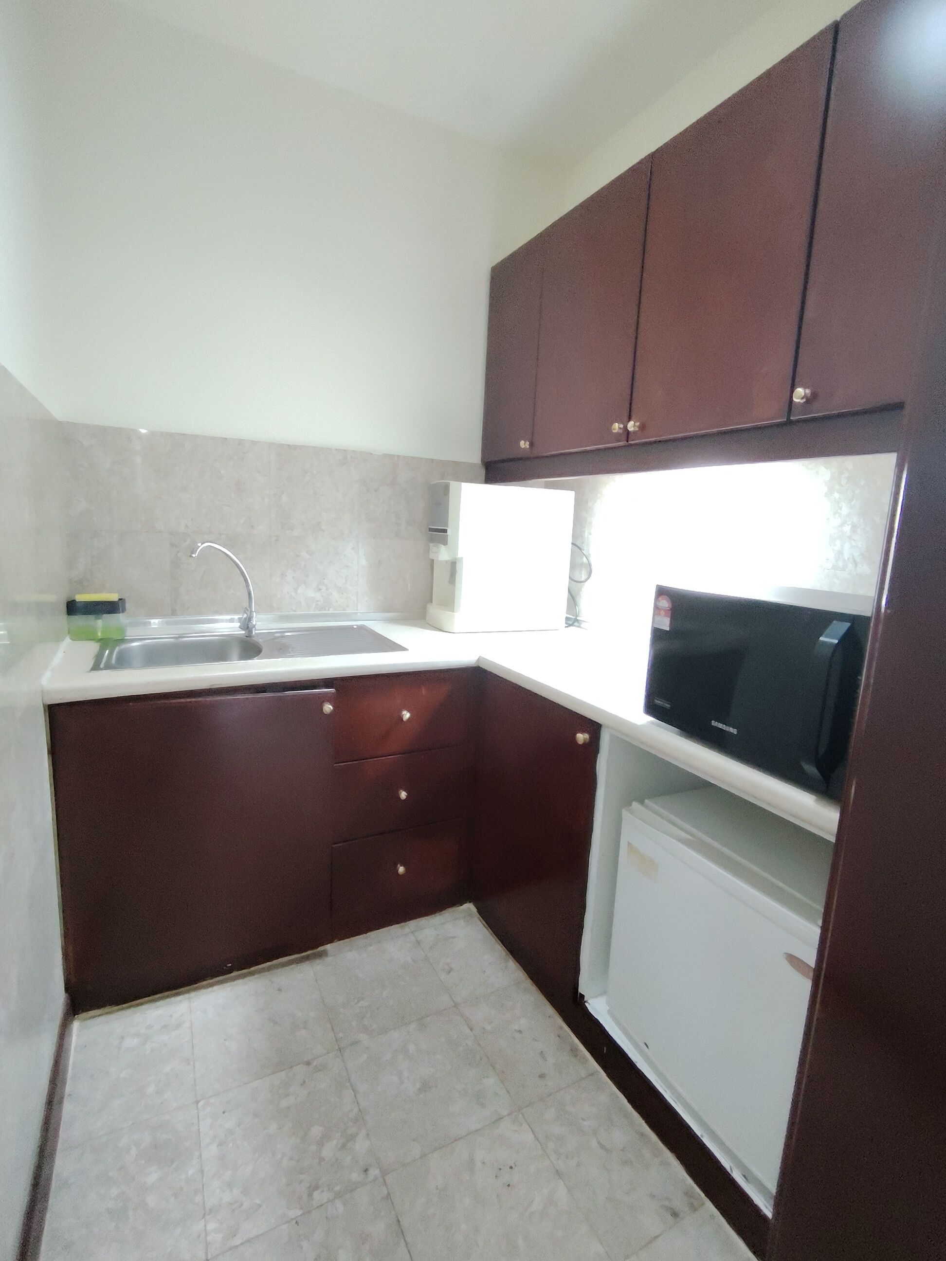 Family Suite | Private kitchen | Fridge, microwave, dishwasher, dining tables