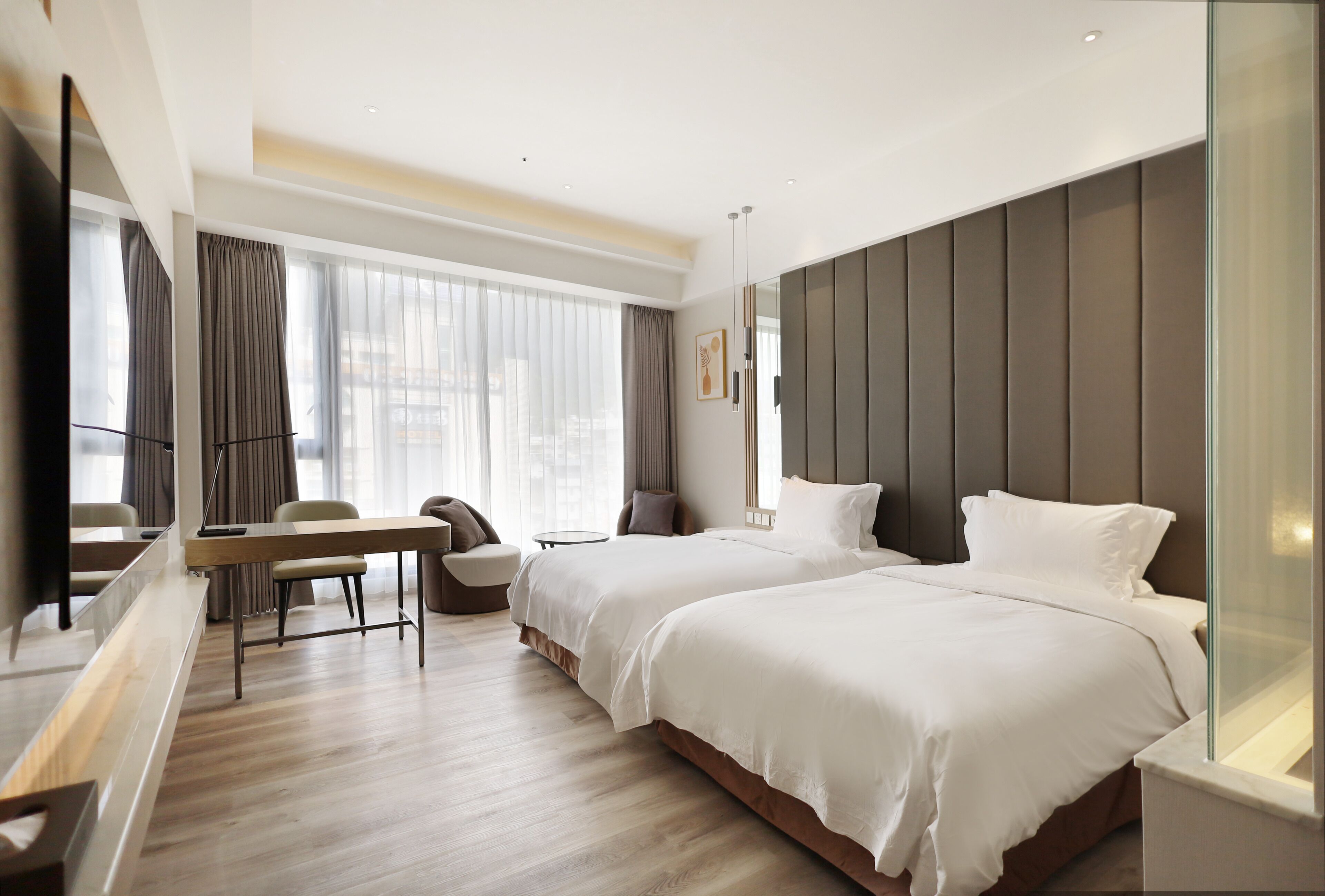 Classic Double or Twin Room | In-room safe, desk, laptop workspace, blackout drapes