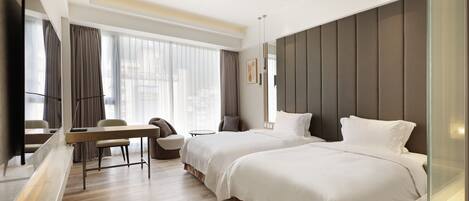 Habitació doble o amb dos llits individuals clàssica | Caixa forta a l'habitació i escriptori