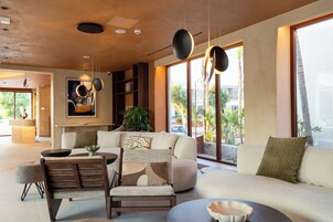 Sala de estar en el lobby
