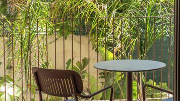 Junior Suite, Garden View | Garden view