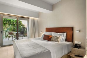 Junior-Suite, Gartenblick | Zimmersafe, schallisolierte Zimmer, Bügeleisen/Bügelbrett