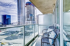 Room - Globalstay Yonge St Condos (Toronto)