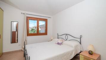 2 Schlafzimmer, Bügeleisen/Bügelbrett, Bettwäsche