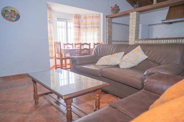 Een smart-tv en een open haard