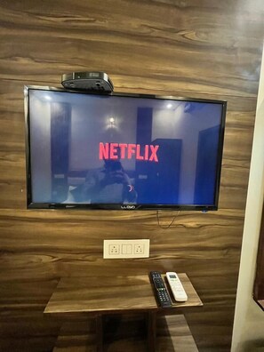 Deluxe Double Room | Free WiFi