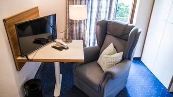 Single Room | Living area