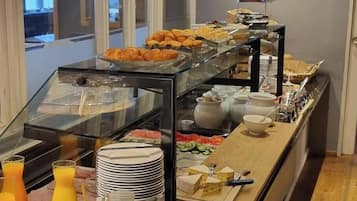 Ilmainen päivittäinen buffetaamiainen