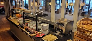Free daily buffet breakfast - Hotel Domizil (Ingolstadt)
