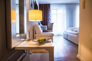 Camera doppia | Una cassaforte in camera, insonorizzazione, ferro/asse da stiro