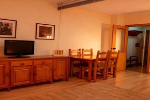 Interior - Modern Apartment Near the Slopes (Sierra Nevada)