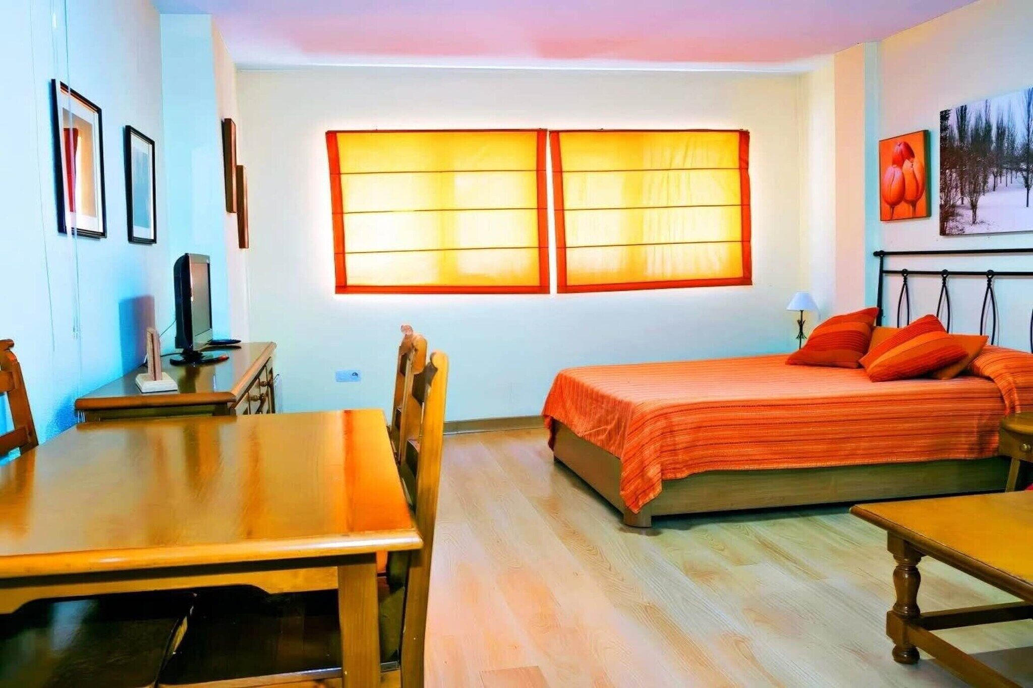 Internet, bed sheets