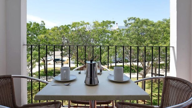 Outdoor dining - Premium Conil Holiday Apartment (Conil de la Frontera)