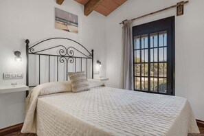 2 Schlafzimmer, Bügeleisen/Bügelbrett, Reisekinderbett, kostenloses WLAN