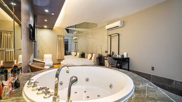 Doccia, bidet, asciugamani