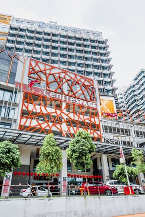 Vista frontal de la propiedad