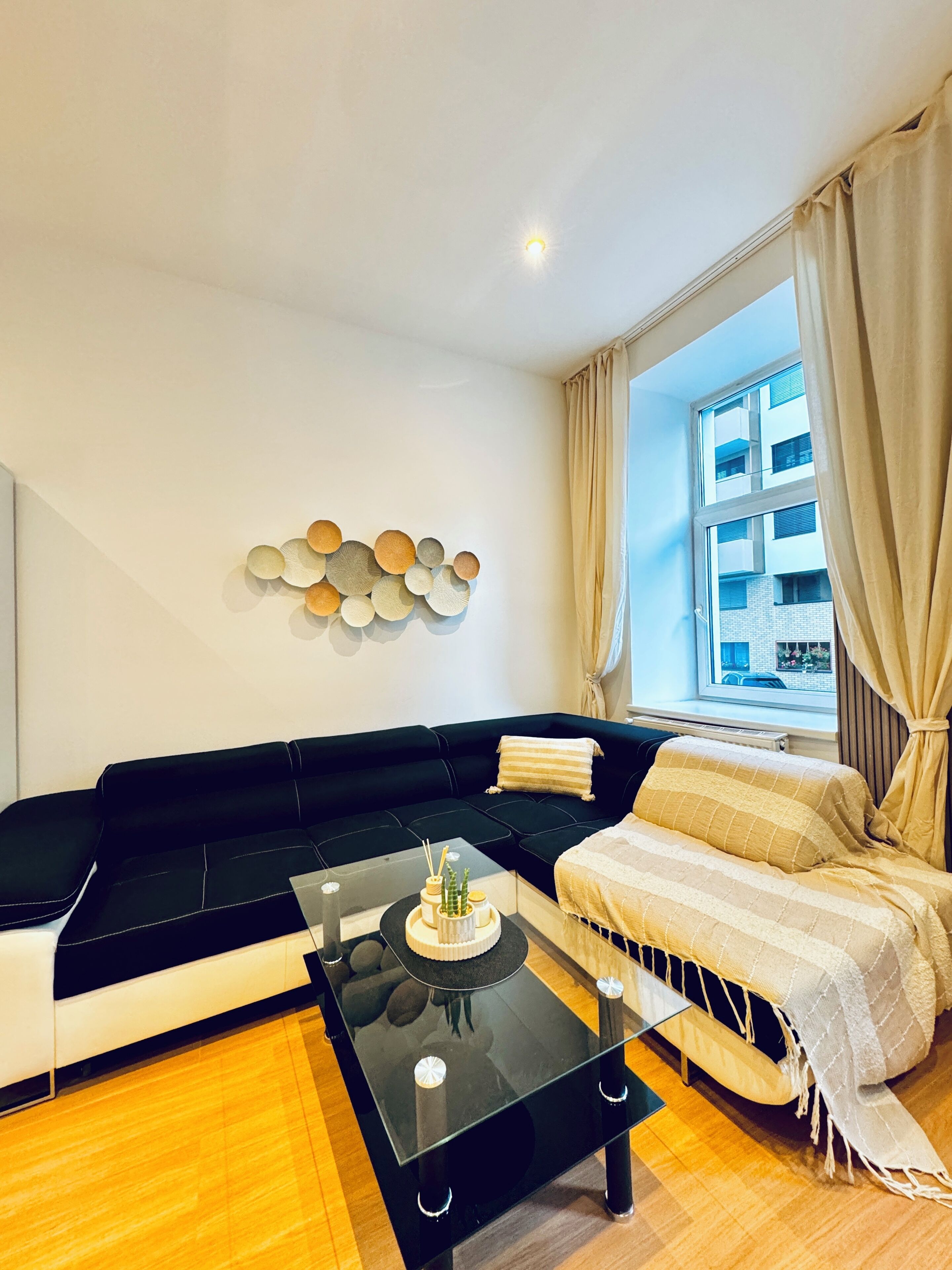 Basic Apartment | Iron/ironing board