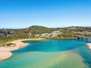 Beach - 🌴 Beachfront Entire 3 Bed Apartment at Currumbin (Currumbin)