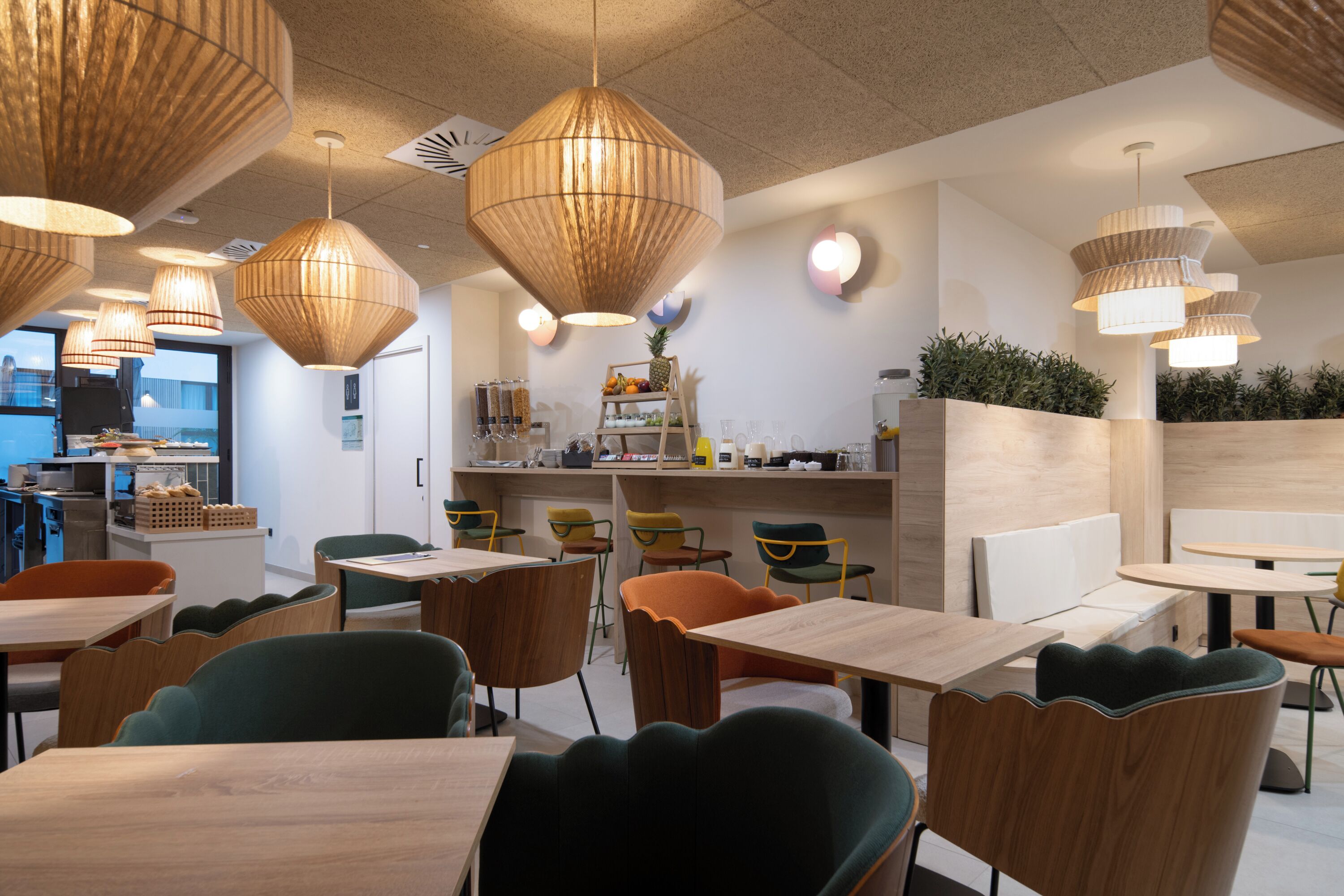 Dagelijks ontbijtbuffet (EUR 10.5 per persoon)