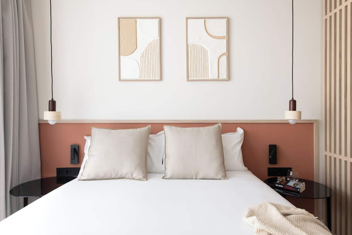 Studio | Free cribs/infant beds, travel crib, free WiFi, bed sheets