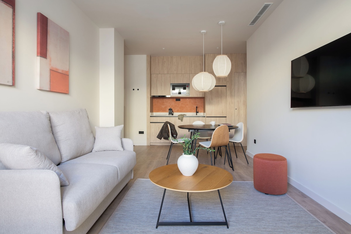 Living area | 43-inch Smart TV with satellite channels