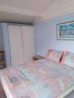 Wifi gratis y ropa de cama 