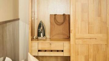 Desk, laptop workspace, iron/ironing board, free WiFi