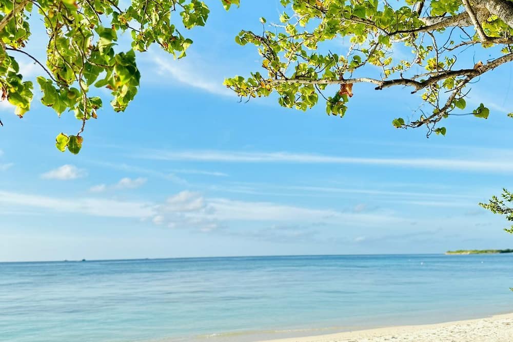 YUVi blue maldives