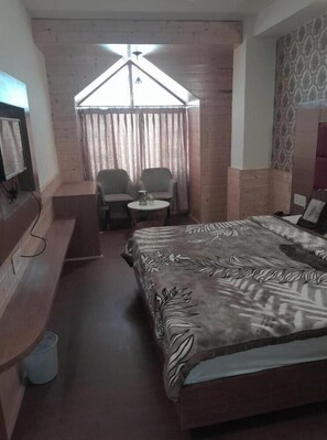 Free WiFi, bed sheets - Hotel Sharma Guest House  (Naina Devi)